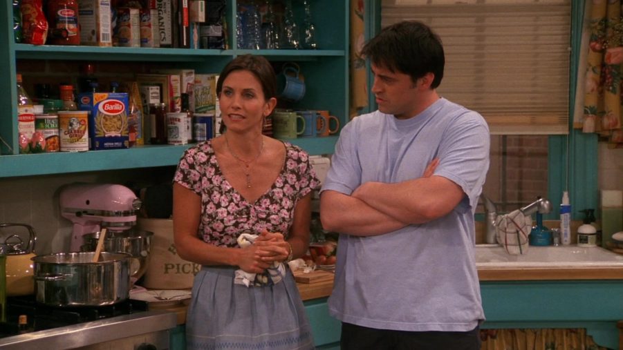 Barilla Classic Blue Box's Medium Shells Pasta In Friends Season 8