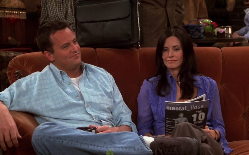 Mental Floss Magazine Held by Courteney Cox (Monica Geller) in Friends Season 9 Episode 20 (6)
