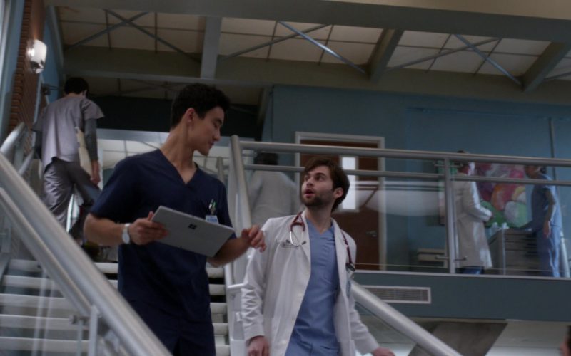 Microsoft Surface Tablet in Grey's Anatomy (2)