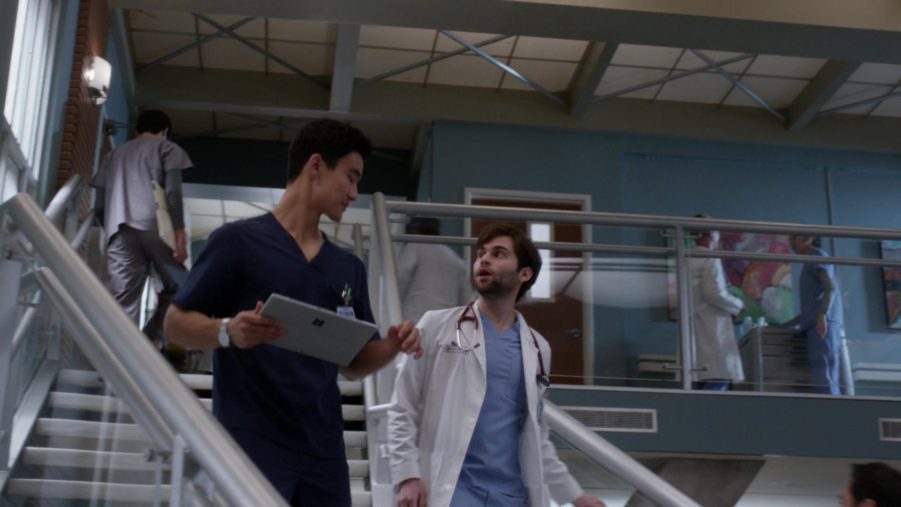 Microsoft Surface Tablet In Grey's Anatomy Season 15, Episode 22