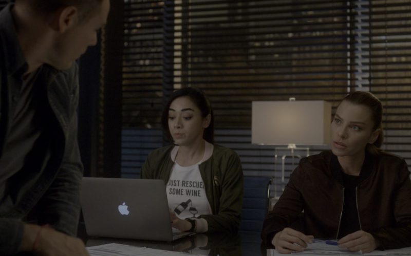 Apple MacBook Laptop Used by Aimee Garcia in Lucifer (1)