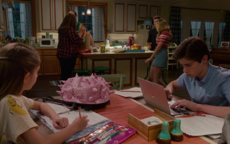 Apple MacBook Laptop Used by Daniel DiMaggio in American Housewife (1)