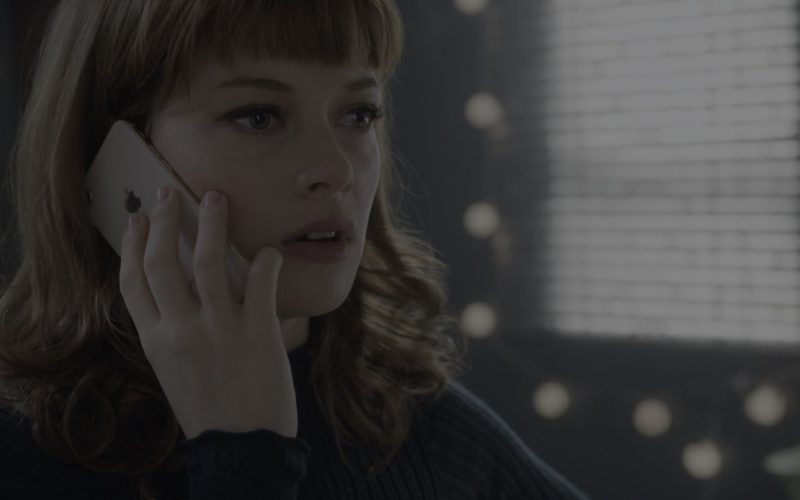 Apple iPhone Smartphone Used by Jane Levy in WhatIf (1)