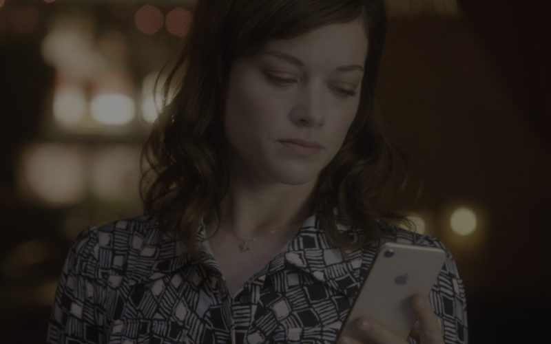 Apple iPhone Smartphone Used by Jane Levy in WhatIf (2)
