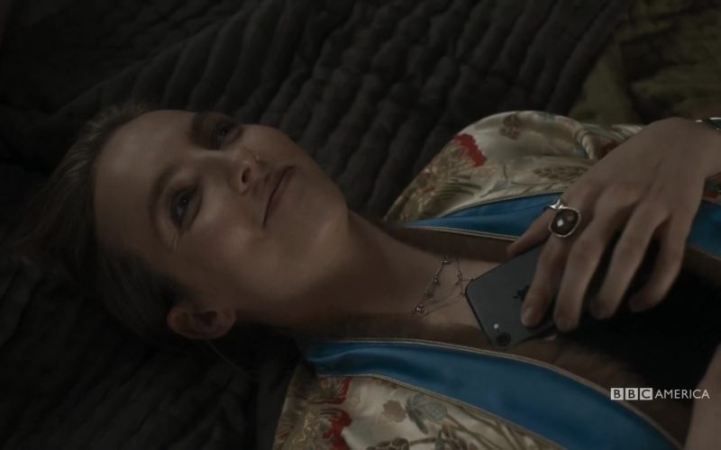 Apple iPhone Smartphone Used by Jodie Comer (Villanelle) in Killing Eve