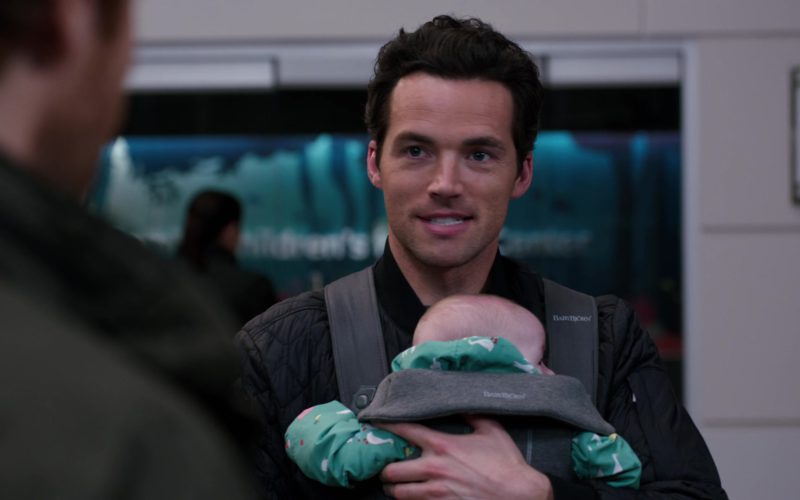 BABYBJÖRN Baby Carrier in Chicago Med (4)