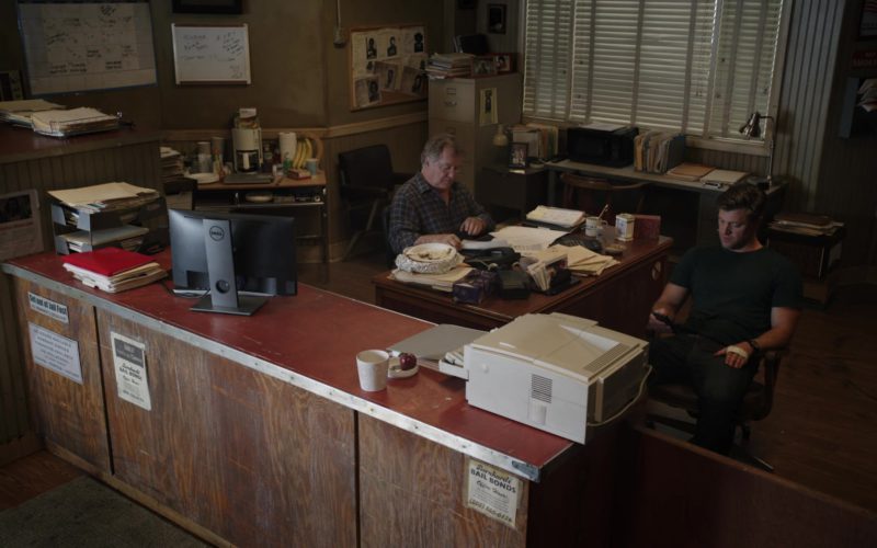 Dell Computer Monitor Used by Peter Gerety in Sneaky Pete