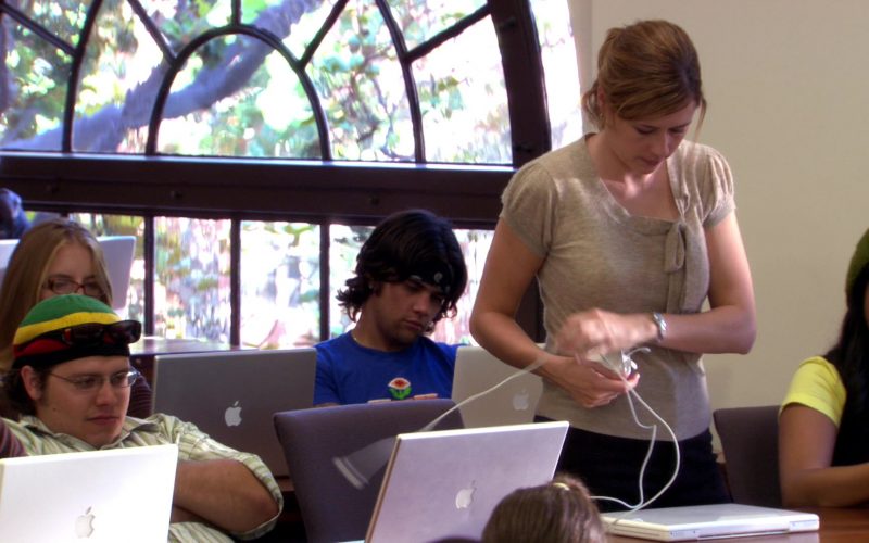 Apple MacBook Laptop Used by Jenna Fischer (Pam Beesly) in The Office (1)