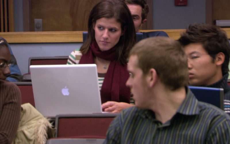 Apple MacBook Laptop in The Office – Season 3, Episode 17