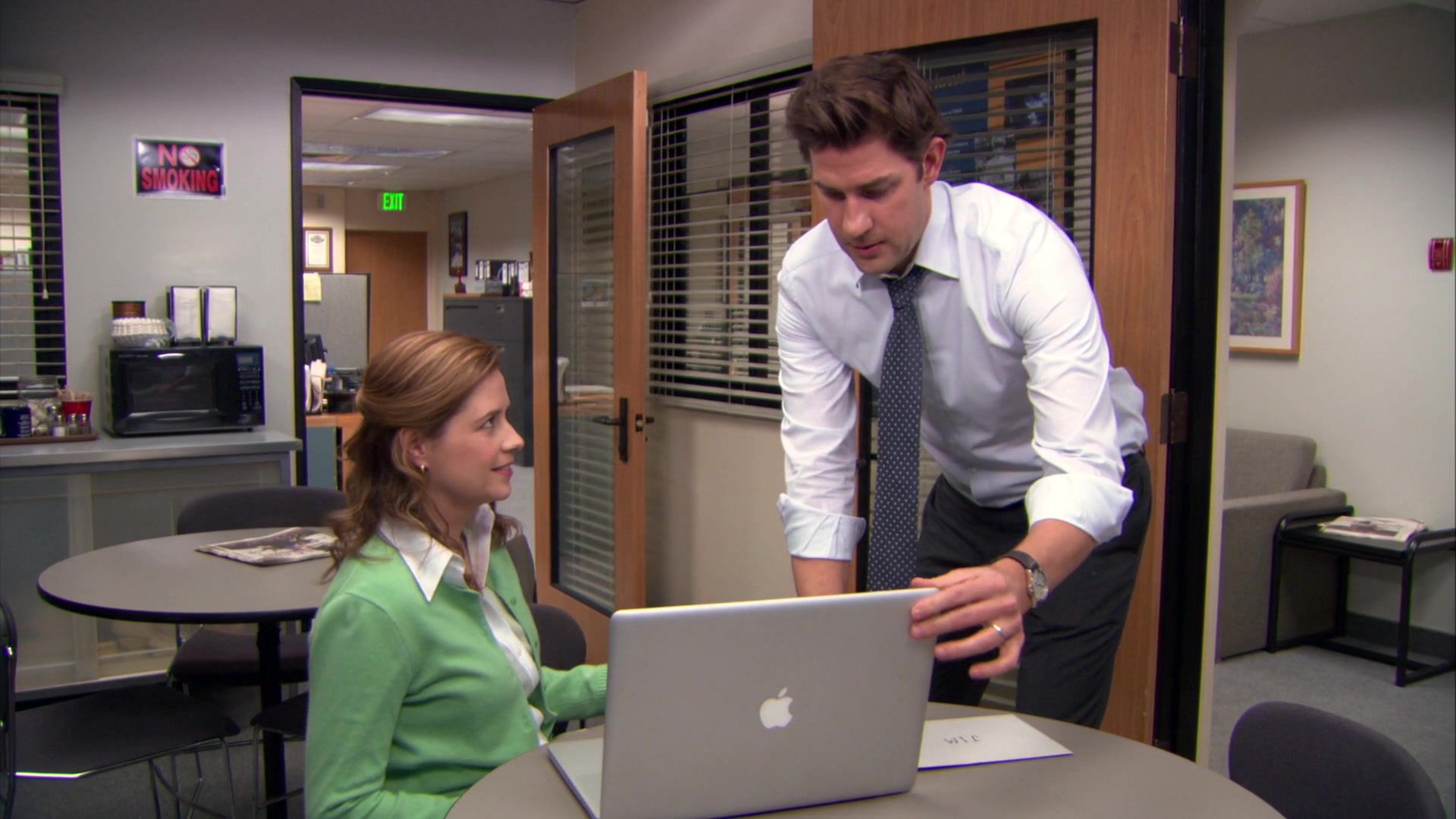 Apple MacBook Pro Laptop Used By John Krasinski (Jim Halpert) & Jenna  Fischer (Pam Beesly) In The Office – Season 9, Episodes 22-23, 