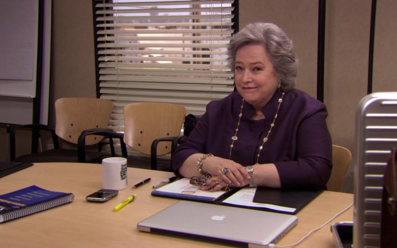 Apple MacBook Pro Laptop Used by Kathy Bates (Jo Bennett) in The Office (2)