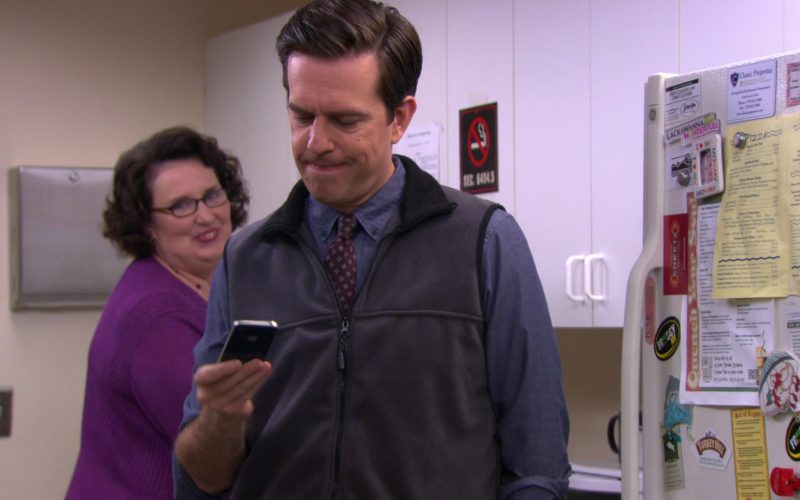 Apple iPhone Smartphone Used by Ed Helms (Andy Bernard) in The Office (1)