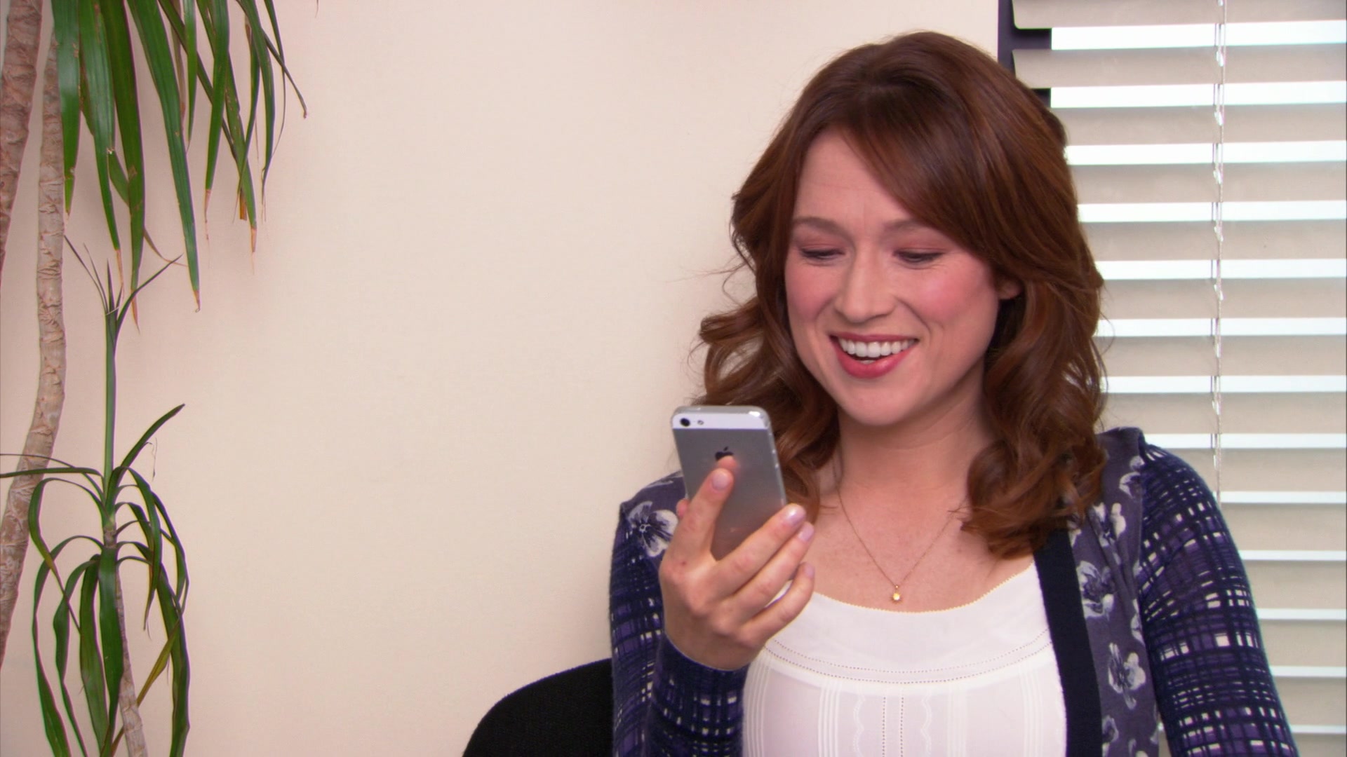Apple iPhone Smartphone Used by Ellie Kemper (Erin Hannon) in The Office - ...