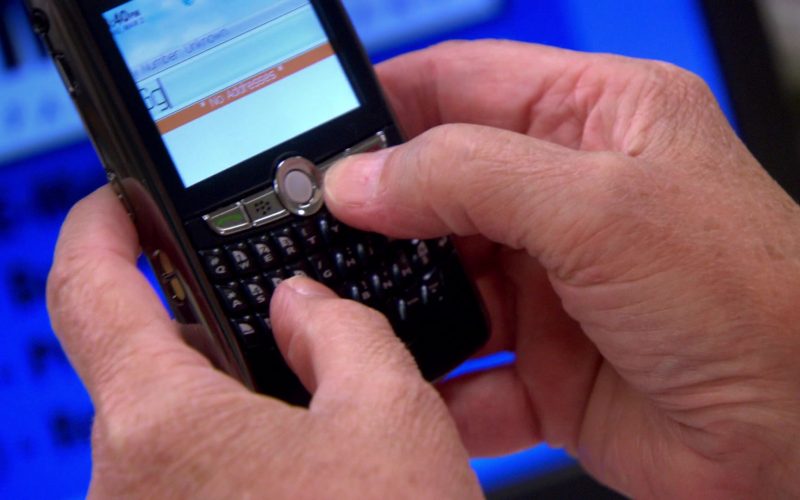 Blackberry Mobile Phone Used by Phyllis Smith (Phyllis Vance) in The Office – Season 4 (1)