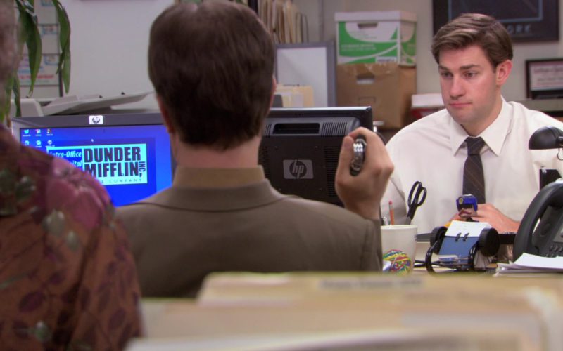 HP Computer Monitor Used by John Krasinski (Jim Halpert) in The Office – Season 3, Episodes 24-25