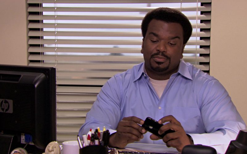 HP Monitor & Apple iPhone Smartphone Used by Craig Robinson (Darryl Philbin) in The Office (2)