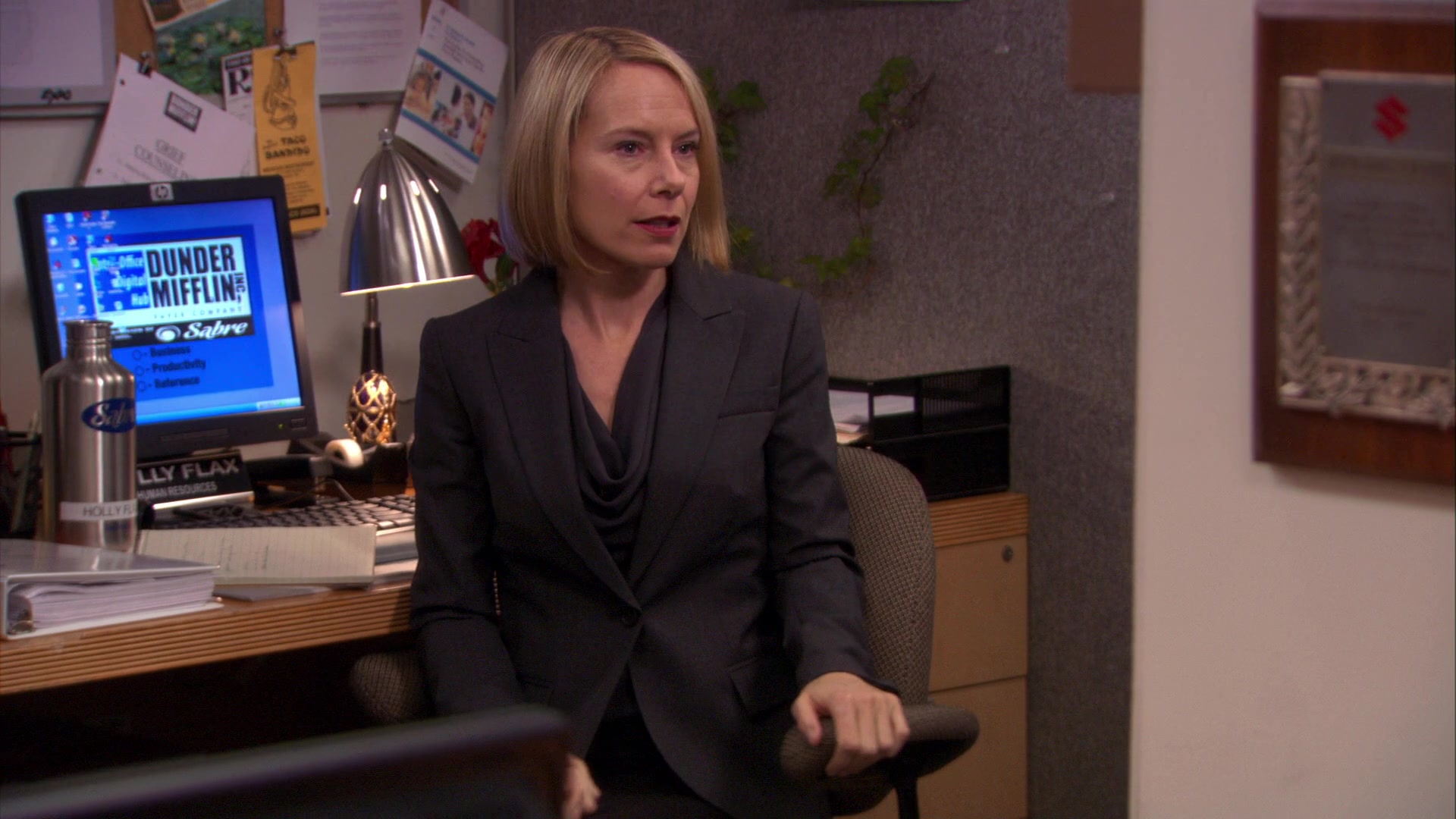 HP Monitor Used by Amy Ryan (Holly Flax) in The Office - Season 7, Episode ...