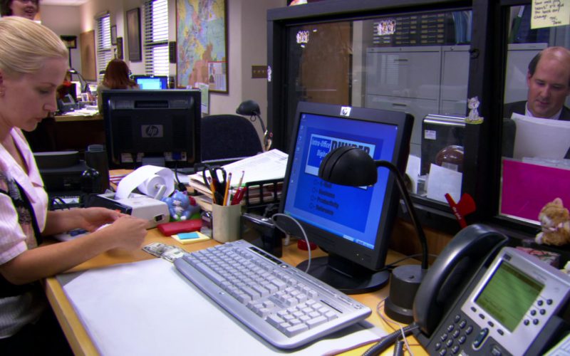 HP Monitor Used by Angela Kinsey (Angela Martin) in The Office – Season 3, Episode 7 (1)
