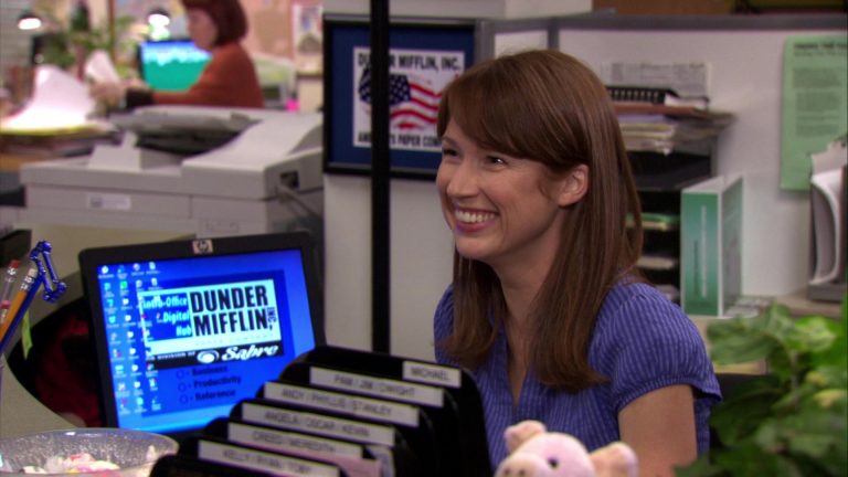 Hp Monitor Used By Ellie Kemper Erin Hannon In The Office Season 7