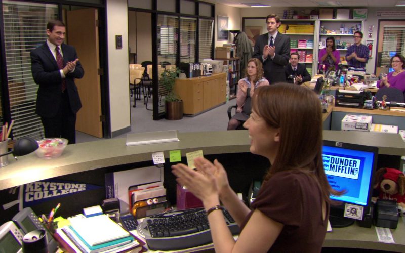 HP Monitor Used by Ellie Kemper (Erin Hannon) in The Office – Season 6, Episode 15