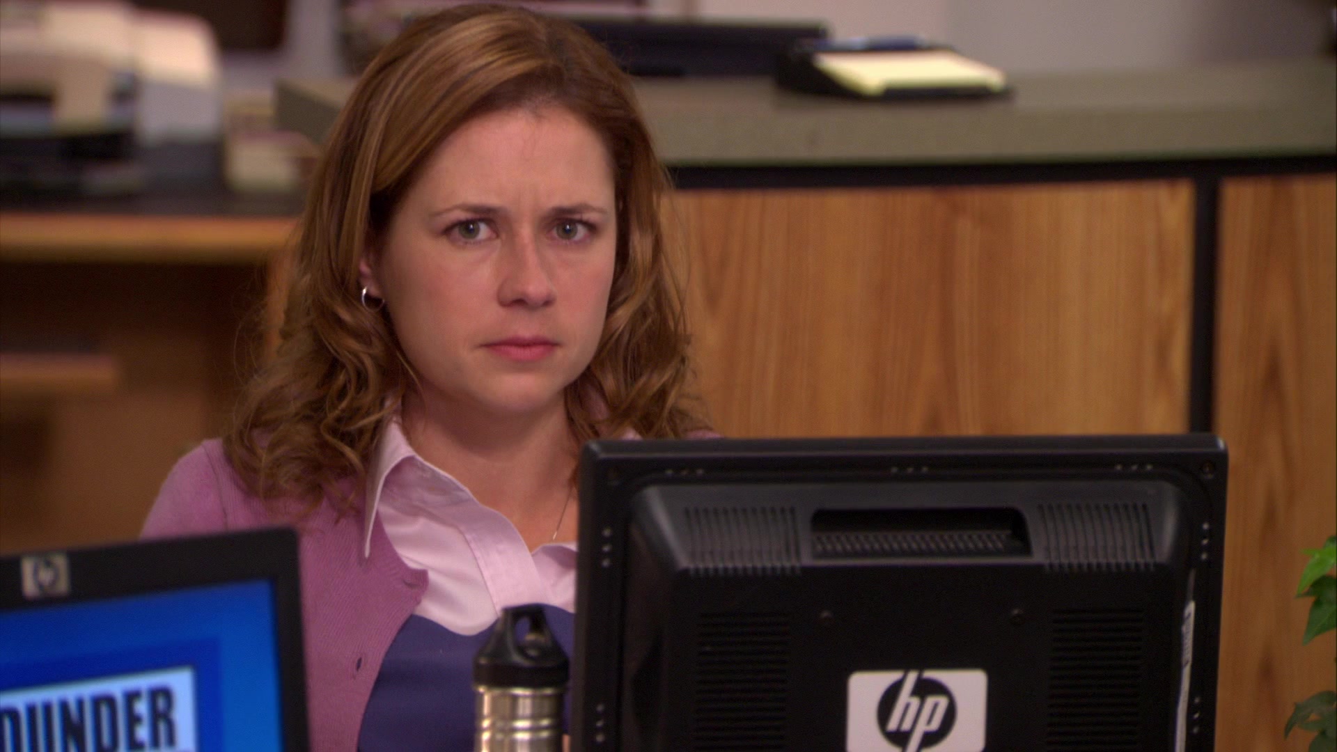 HP Monitor Used by Jenna Fischer (Pam Beesly) in The Office - Season 6, Epi...