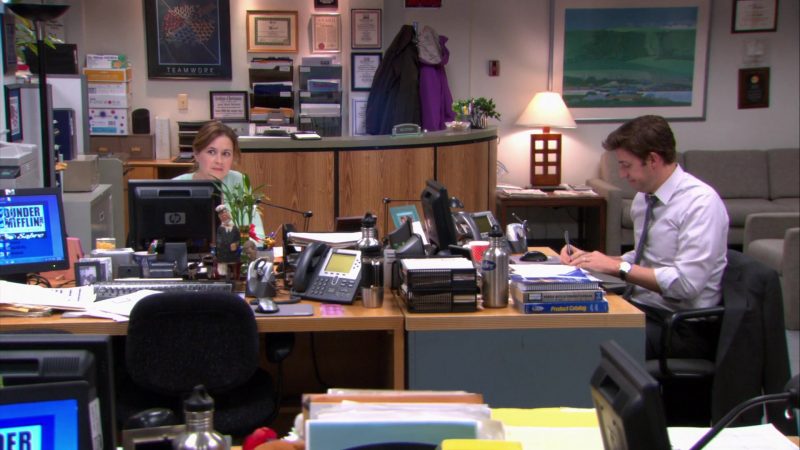 HP Monitor Used By Jenna Fischer (Pam Beesly) In The Office – Season 8 ...