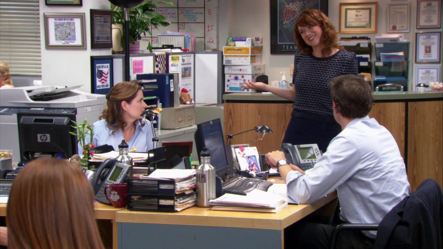 HP Monitor Used By Jenna Fischer (Pam Beesly) In The Office – Season 9 ...