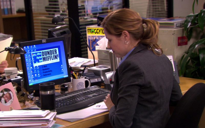 HP Monitor Used by Jenna Fischer (Pam Beesly) in The Office (3)