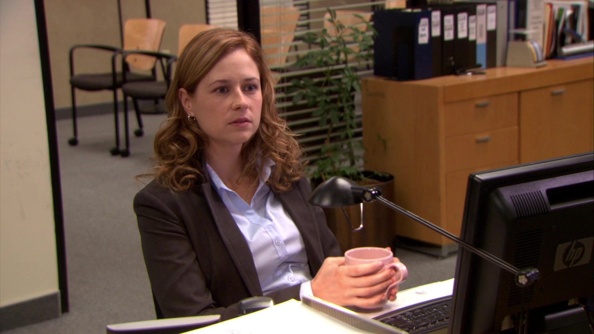 HP Monitor Used By Jenna Fischer (Pam Beesly) In The Office - Season 6, Epi...