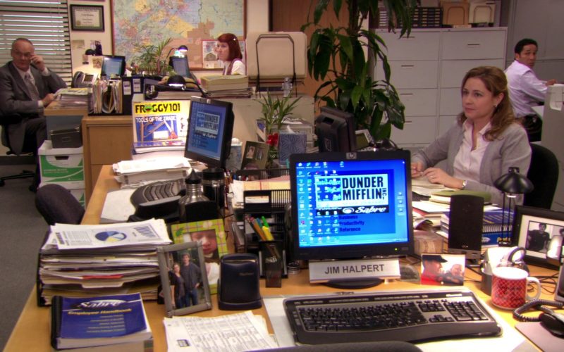 HP Monitor Used by John Krasinski (Jim Halpert) in The Office