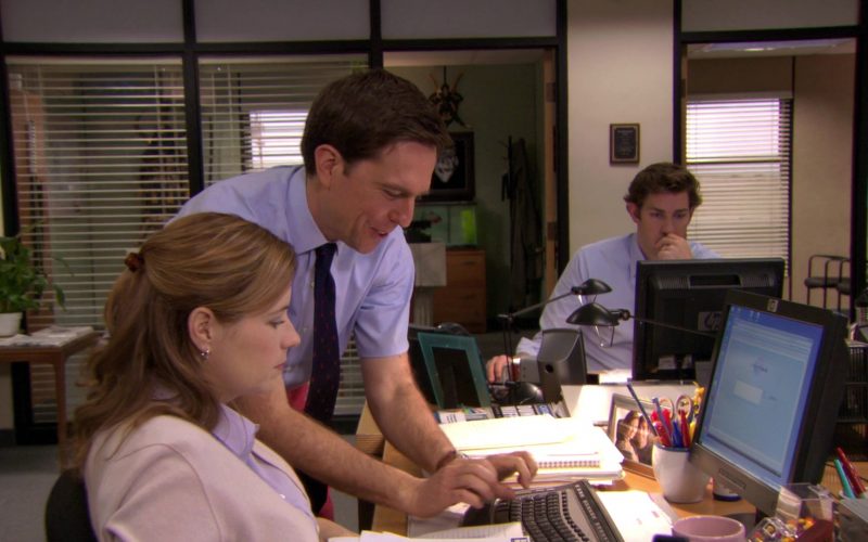 HP Monitor Used by John Krasinski (Jim Halpert) in The Office