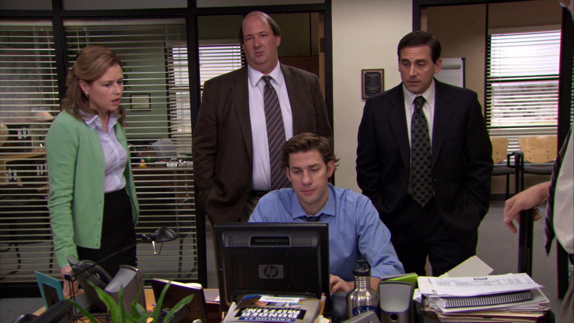 HP Monitor Used by John Krasinski (Jim Halpert) in The Office - Season 7, E...
