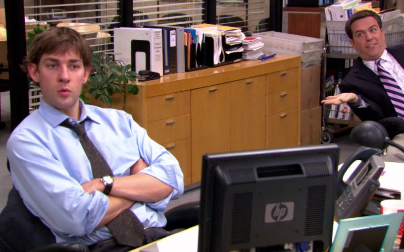 HP Monitor Used by John Krasinski (Jim Halpert) in The Office – Season 4, Episodes 3-4 (1)