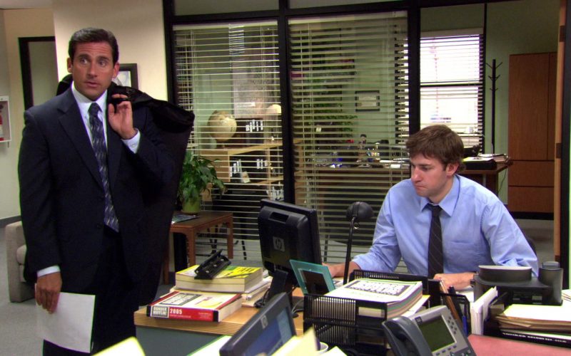 HP Monitor Used by John Krasinski (Jim Halpert) in The Office – Season 4, Episodes 5-6 (2)
