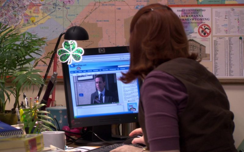 HP Monitor Used by Kate Flannery (Meredith Palmer) in The Office – Season 6, Episode 26 (1)