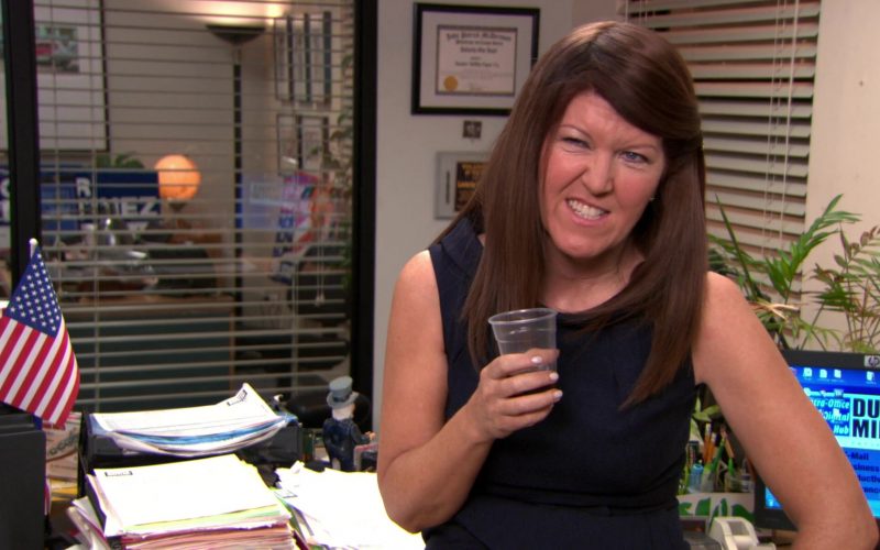 HP Monitor Used by Kate Flannery (Meredith Palmer) in The Office – Season 9, Episodes 24-25, Finale (2)