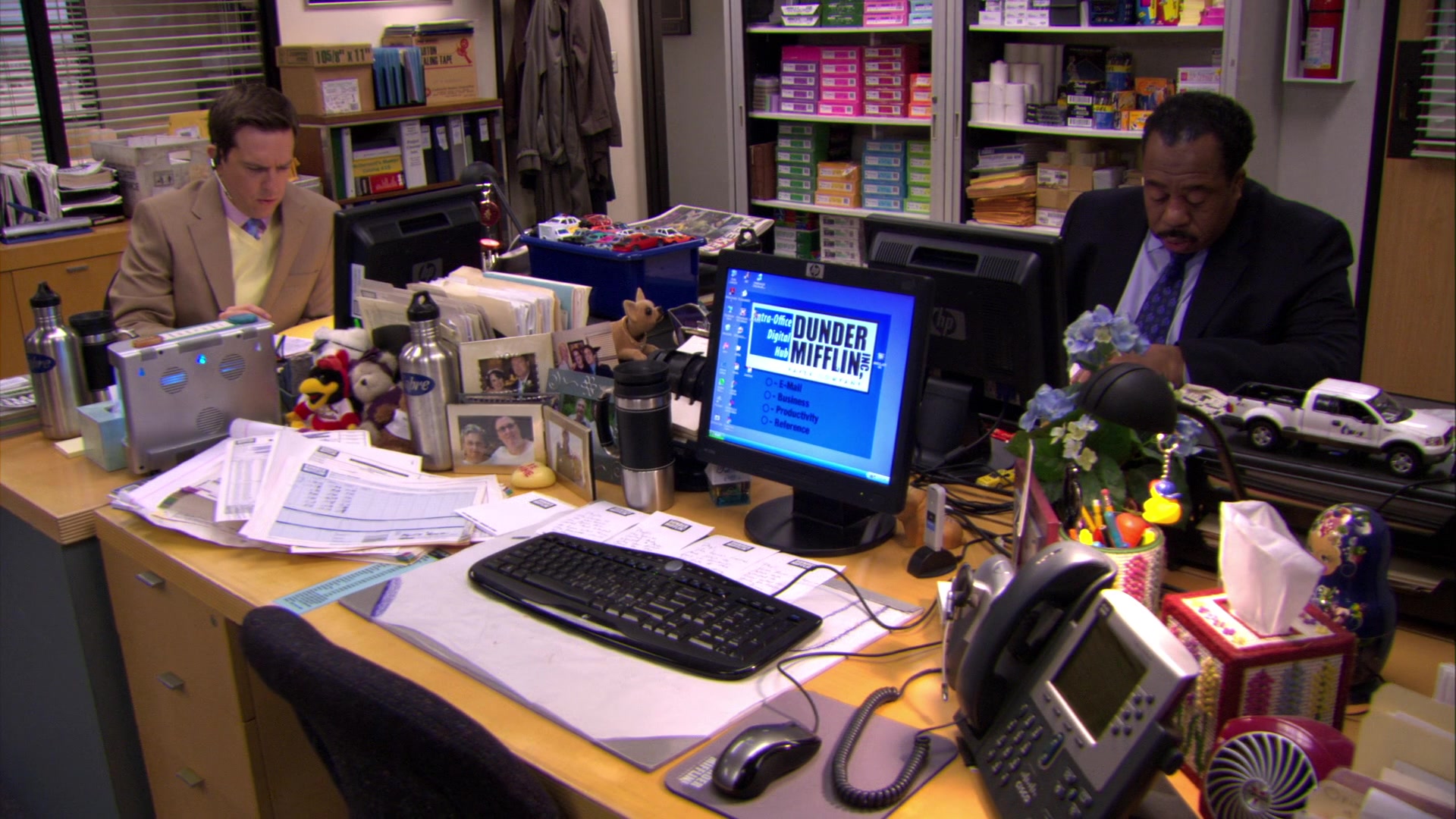 HP Monitor Used By Leslie David Baker (Stanley Hudson) In The Office ...