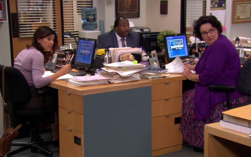 HP Monitor Used by Leslie David Baker (Stanley Hudson) in The Office – Season 8, Episode 13, Jury Duty