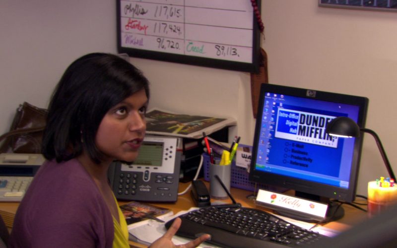 HP Monitor Used by Mindy Kaling (Kelly Kapoor) in The Office (1)