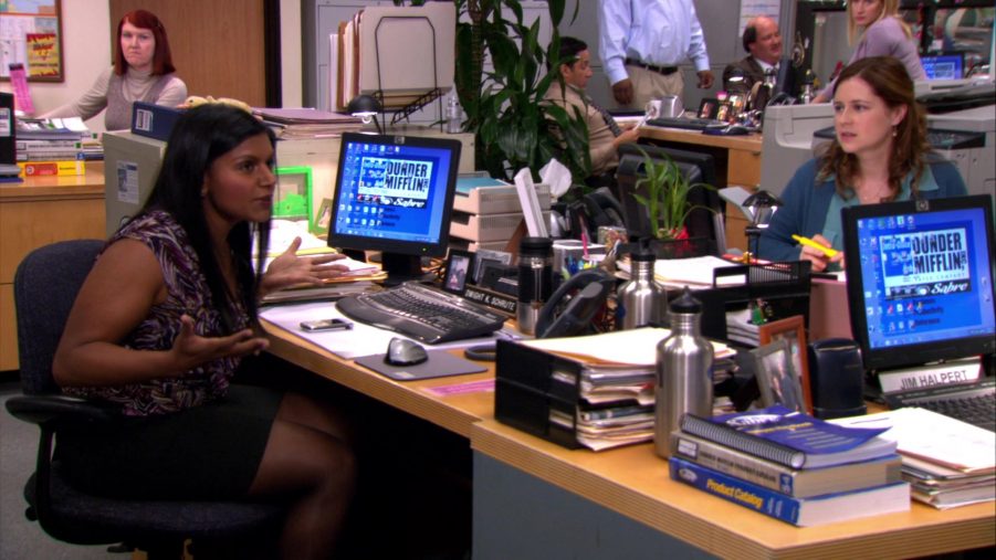 HP Monitor Used By Mindy Kaling (Kelly Kapoor) In The Office – Season 8 ...