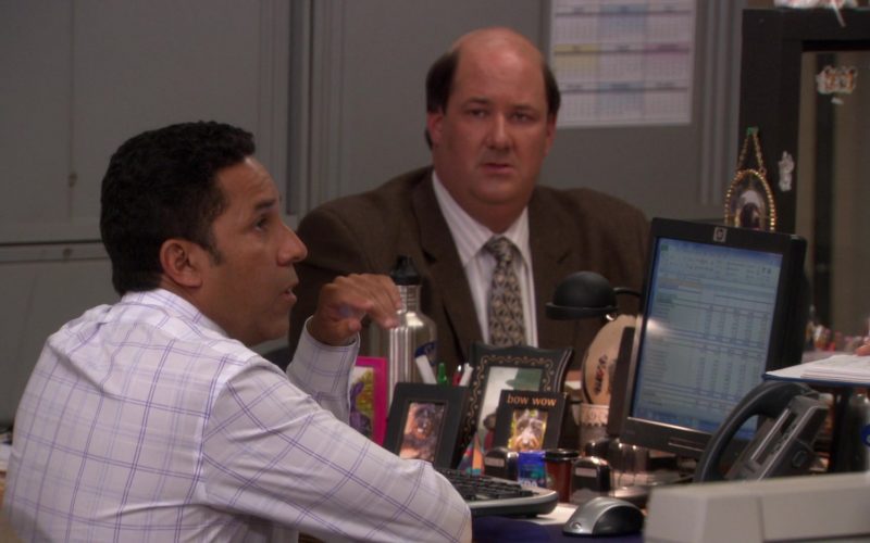 HP Monitor Used by Oscar Nunez (Oscar Martinez) in The Office