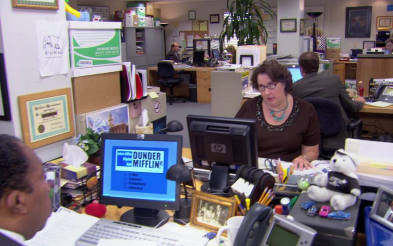 HP Monitor Used by Phyllis Smith (Phyllis Vance) in The Office (1)