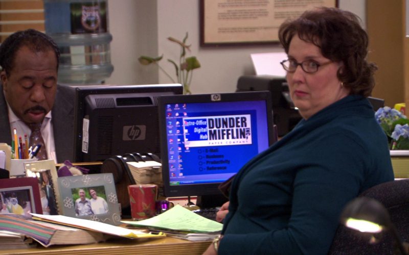 HP Monitor Used by Phyllis Smith (Phyllis Vance) in The Office