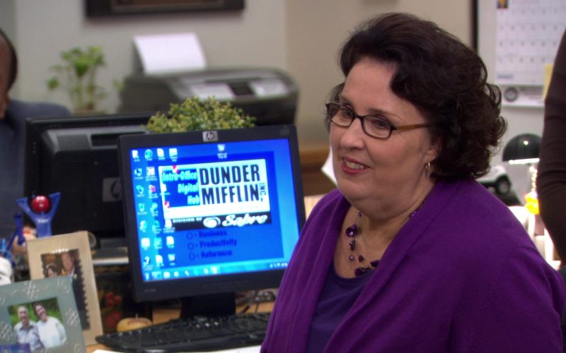 HP Monitor Used by Phyllis Smith (Phyllis Vance) in The Office (2)