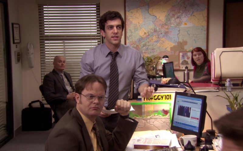 HP Monitor Used by Rainn Wilson (Dwight Schrute) in The Office (1)