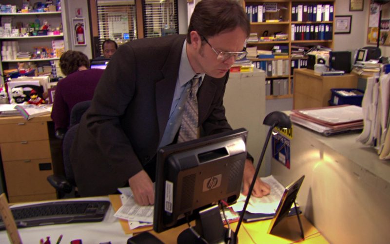 HP Monitor Used by Rainn Wilson (Dwight Schrute) in The Office (2)