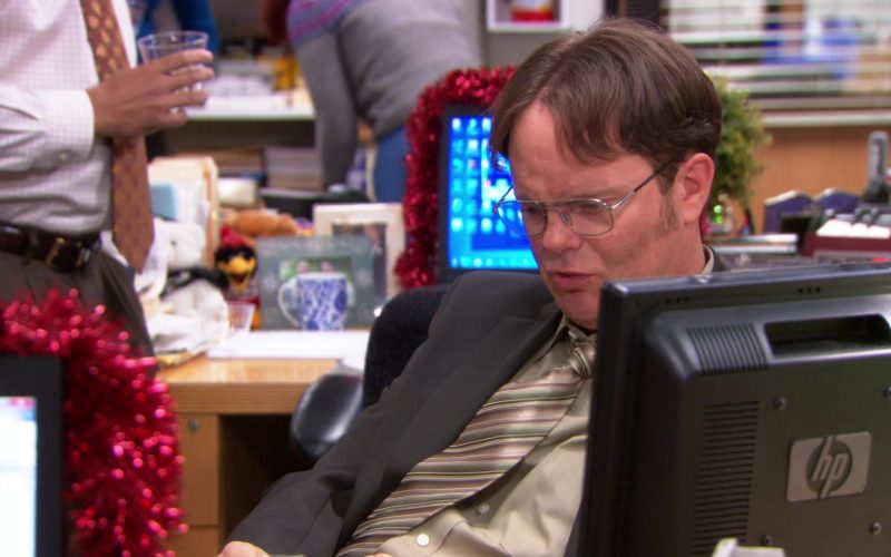 HP Monitor Used by Rainn Wilson (Dwight Schrute) in The Office (3)