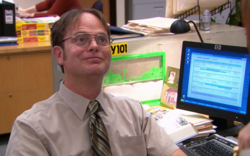 HP Monitor Used by Rainn Wilson (Dwight Schrute) in The Office (3)