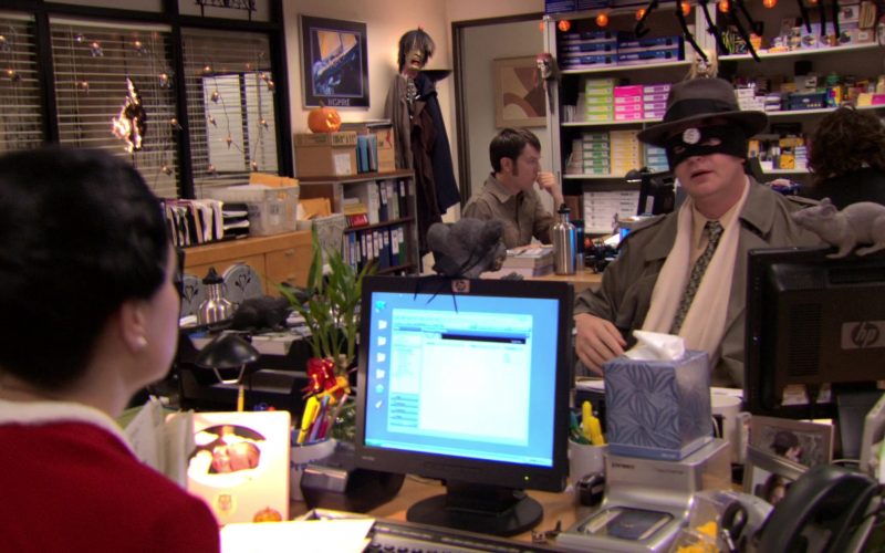 HP Monitor Used by Rainn Wilson (Dwight Schrute) in The Office