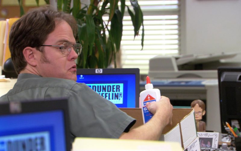 HP Monitor Used by Rainn Wilson (Dwight Schrute) in The Office – Season 3, Episode 17 (1)